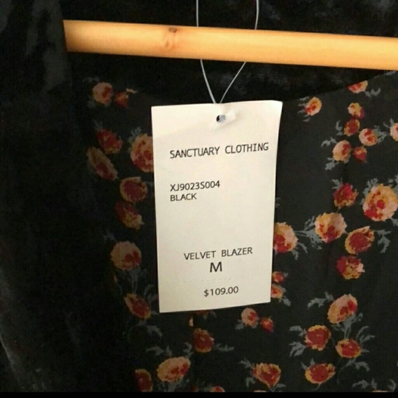 Crushed black velvet blazer size medium - Picture 5 of 5